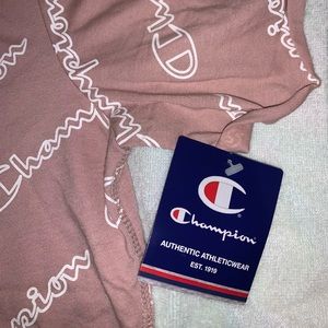 baby pink champion tshirt